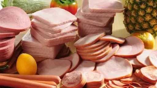 خطر يهدد صحتك وصحة أسرتك.. أضرار اللانشون والسلامي بعين التركيز على النساء والأطفال