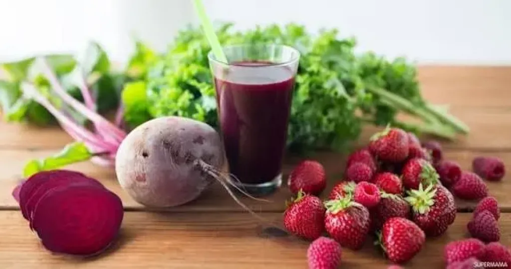 عصير البنجر بالفراولة والرمان