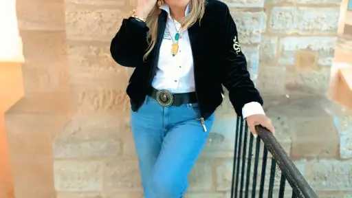 نادية الجندي.. رمز القوة والجمال يحتفي بها مهرجان وهران السينمائي في الجزائر نادية الجندي.. رمز القوة والجمال يحتفي بها مهرجان وهران السينمائي في الجزائر