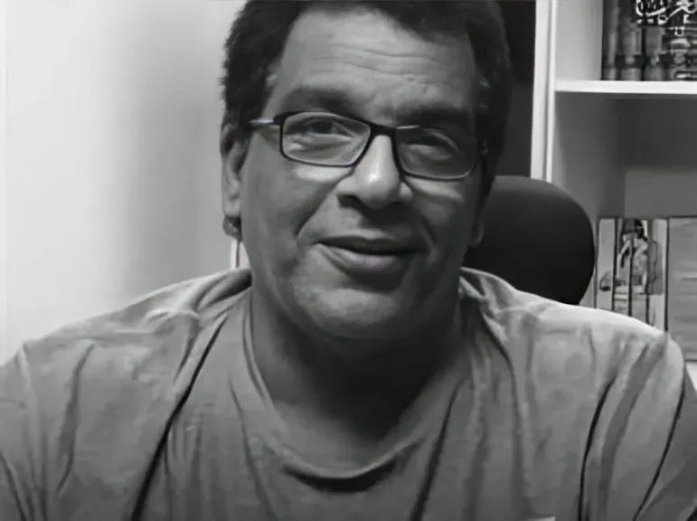 الكاتب أحمد عبدالله