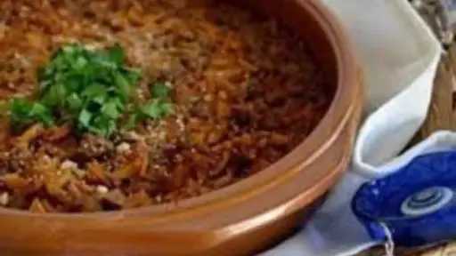 طريقة شهية لتحضير يخني اللحمة بخطوات بسيطة ونكهة مميزة طريقة شهية لتحضير يخني اللحمة بخطوات بسيطة ونكهة مميزة