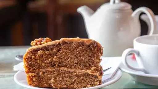 كيك الشاي الشتوي.. دفء منزلي في أيام البرد القارس كيك الشاي الشتوي.. دفء منزلي في أيام البرد القارس