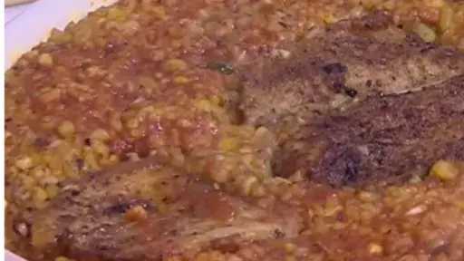 طاجن الفريك بالسمك.. وصفة شهية تجمع بين الطعم اللذيذ والقيمة الغذائية طاجن الفريك بالسمك.. وصفة شهية تجمع بين الطعم اللذيذ والقيمة الغذائية