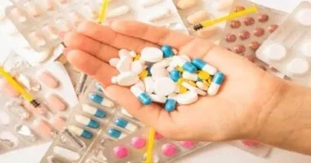 المكملات والمضادات الحيوية.. بين الفوائد الصحية وتأثيراتها المزعجة على الجهاز الهضمي