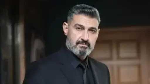 لف وارجع تاني.. ياسر جلال يعتذر عن معلومة نزول الجيش الجزائري لميدان... لف وارجع تاني.. ياسر جلال يعتذر عن معلومة نزول الجيش الجزائري لميدان التحرير