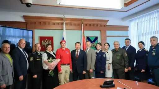 بقلب شجاع.. تلميذ يحبط هجوم دب ضخم وينقذ خمس نساء في بريمورسكي