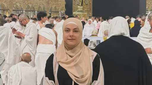 البطلة سارة سمير تتألق في رفع الأثقال وتتجه إلى العمرة بعد فوزها في التضامن الإسلامي