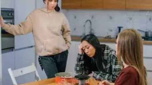 يوم السناجل.. هواجس المرأة العزباء بين ضغوط المجتمع ورحلة التصالح مع الذات