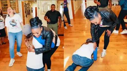 مذيعة أمريكية تثير الجدل بتقبيل حذاء نائبة ديمقراطية مذيعة أمريكية تثير الجدل بتقبيل حذاء نائبة ديمقراطية