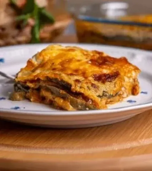 طاجن المسقعة بالدجاج