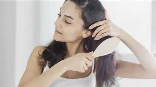 رائحة الشعر بعد الغسل.. أسرار وحلول عملية لاستعادة انتعاش شعرك رائحة الشعر بعد الغسل.. أسرار وحلول عملية لاستعادة انتعاش شعرك