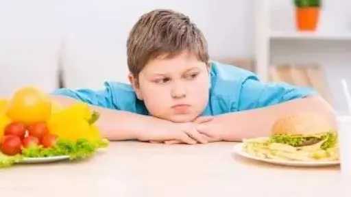 أسرار التغذية.. كيف تؤثر بعض الأطعمة على مناعة المرأة أثناء نزلات البرد؟ أسرار التغذية.. كيف تؤثر بعض الأطعمة على مناعة المرأة أثناء نزلات البرد؟