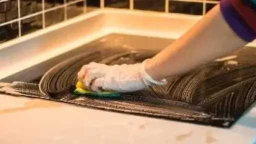 طرق مبتكرة لتنظيف دهون المطبخ بسهولة ودون عناء طرق مبتكرة لتنظيف دهون المطبخ بسهولة ودون عناء