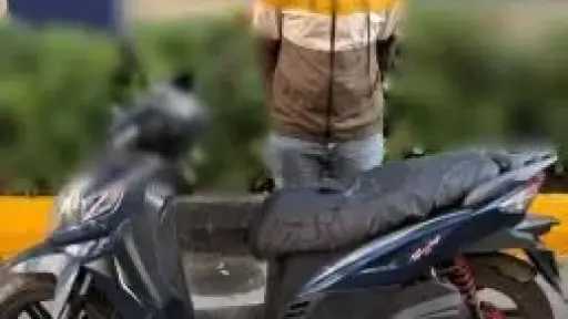 تفاصيل ضبط شاب صدم فتاة بدراجته النارية في الإسكندرية