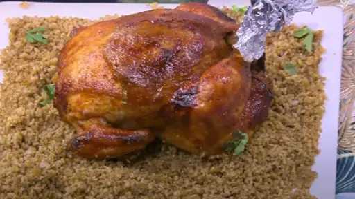 اكتشفي وصفة مميزة لتحضير دجاج محشي بالفريك لعائلتك