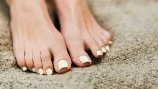 نهاية لرائحة القدمين الكريهة.. نصائح بسيطة للحفاظ على نظافة وصحة قدميك