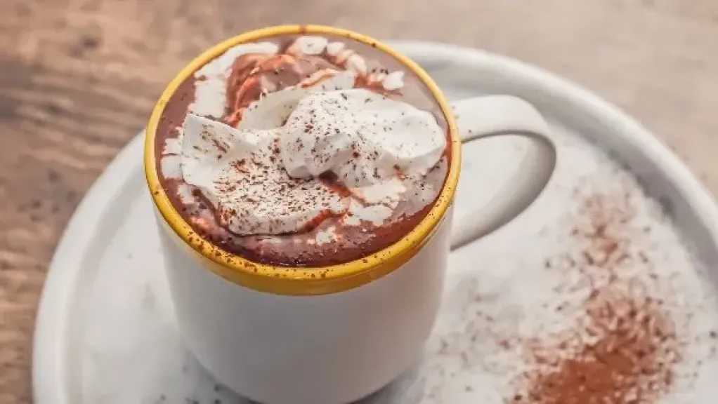 طريقة تحضير الهوت شوكليت في المنزل بمكونات بسيطة بعد ارتفاع أسعاره بالمطاعم