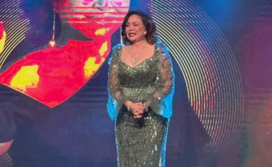 إلهام شاهين تبكي في حفل افتتاح مهرجان شرم الشيخ: تعب السنين لم يذهب هدرًا