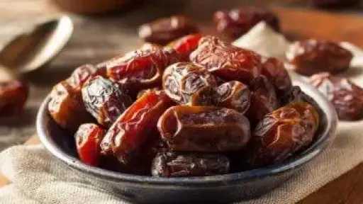 هل البلح آمن للحامل في الشهور الأولى؟ حقائق علمية تكشف الحقيقة