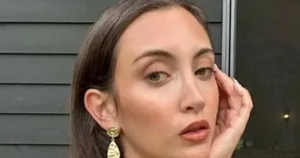 مكياج سريع وباحترافية.. 5 خطوات لمنحك إطلالة مشرقة في دقائق