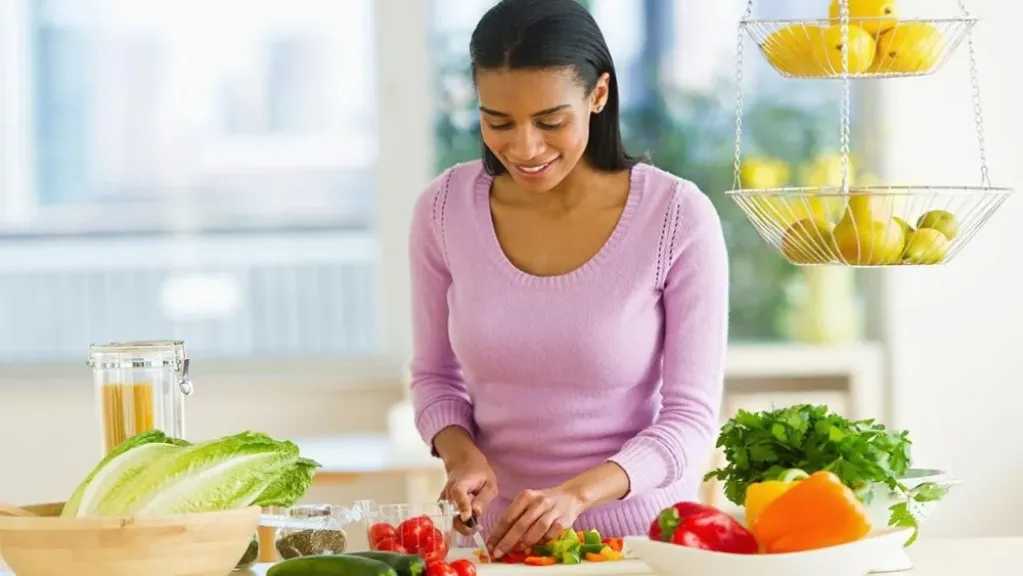 أطعمة يجب تجنبها إذا كنت ترغبين في إنقاص وزنك