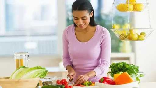 أطعمة يجب تجنبها إذا كنت ترغبين في إنقاص وزنك