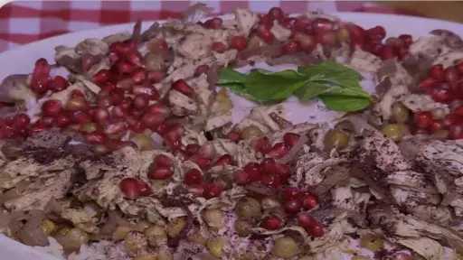 فتة مسخن.. طبق شهي يجمع بين النكهات التقليدية وروح الابتكار