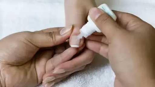 خطوات مبتكرة لإصلاح الأظافر المكسورة بسهولة