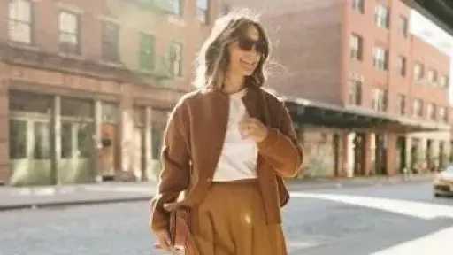 البنطلون الواسع.. القطعة الأبرز في موضة شتاء 2026 البنطلون الواسع.. القطعة الأبرز في موضة شتاء 2026