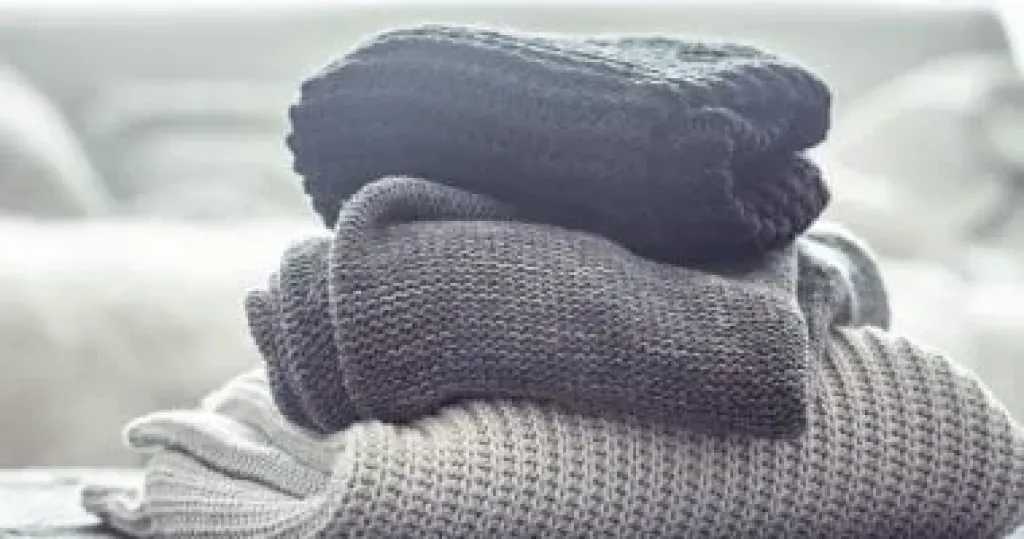 دليلك الشامل للعناية بالملابس الصوفية.. أسرار الحفاظ على الدفء والأناقة طوال فصل الشتاء