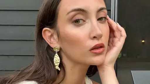 4 خطوات بسيطة للحصول على عيون مشرقة ومظهر خالٍ من العيوب