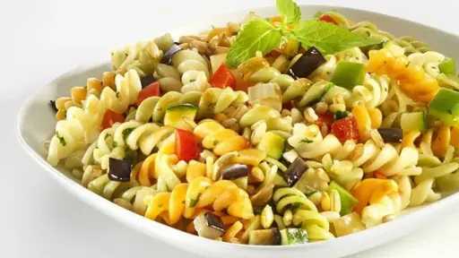 مكرونة بالخضار.. وصفة سريعة ومغذية لعشاق الأطباق الصحية مكرونة بالخضار.. وصفة سريعة ومغذية لعشاق الأطباق الصحية