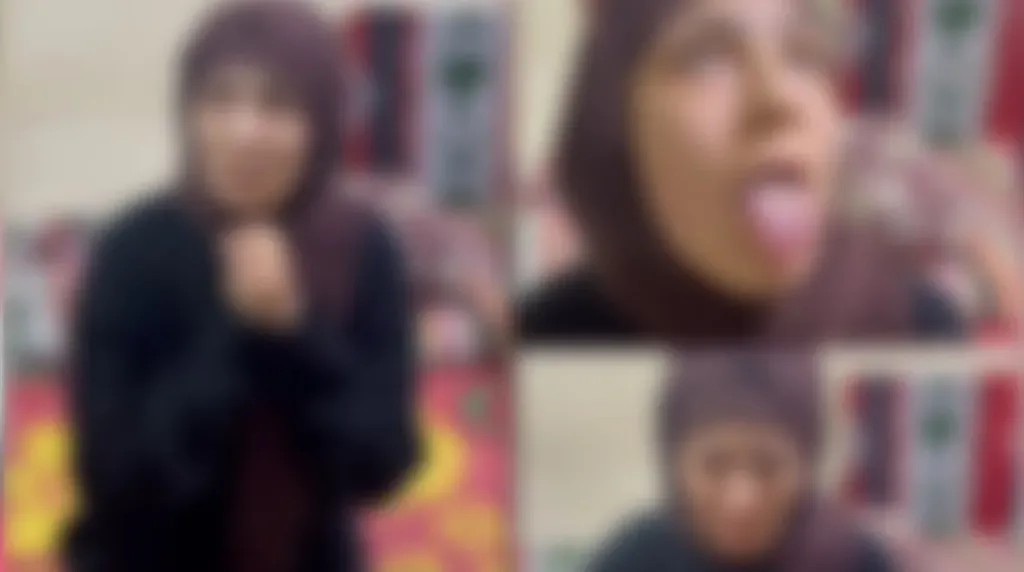 فتاة البشعة