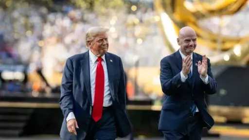 ترامب يفوز بجائزة فيفا للسلام في نسختها الأولى ترامب يفوز بجائزة فيفا للسلام في نسختها الأولى