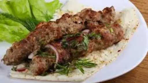 كفتة دايت مشوية.. الطعم الشهي بخطوات بسيطة ومكونات صحية كفتة دايت مشوية.. الطعم الشهي بخطوات بسيطة ومكونات صحية