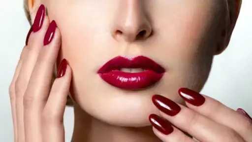 الأظافر الاصطناعية.. جمال سريع بثمن صحي باهظ الأظافر الاصطناعية.. جمال سريع بثمن صحي باهظ