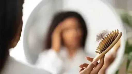 كيف تحافظ على صحة شعرك في الشتاء.. نصائح من طبيبة جلدية كيف تحافظ على صحة شعرك في الشتاء.. نصائح من طبيبة جلدية