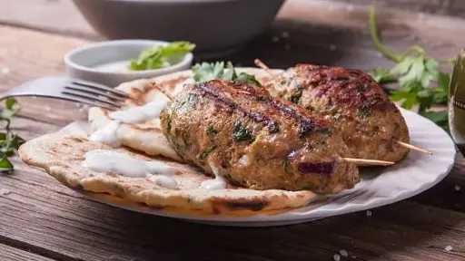 كفتة الدجاج الصحية.. الوصفة الأسهل لطبق شهي ومغذٍ لعائلتك كفتة الدجاج الصحية.. الوصفة الأسهل لطبق شهي ومغذٍ لعائلتك