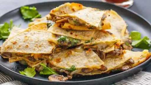 5 وصفات شهية وسهلة بالمشروم لتضيفي لمسة فريدة إلى مطبخك اليومي 5 وصفات شهية وسهلة بالمشروم لتضيفي لمسة فريدة إلى مطبخك اليومي