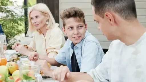 التجمعات الأسرية.. رابط مفقود وفوائد خفية تعيد الترابط العائلي التجمعات الأسرية.. رابط مفقود وفوائد خفية تعيد الترابط العائلي