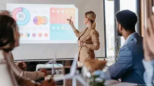 تحدي المساواة.. عقبات تواجه النساء في المناصب القيادية بألمانيا تحدي المساواة.. عقبات تواجه النساء في المناصب القيادية بألمانيا