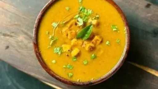 شوربة الجزر بالكريمة.. وصفة دافئة وصحية لأيام الشتاء الباردة شوربة الجزر بالكريمة.. وصفة دافئة وصحية لأيام الشتاء الباردة