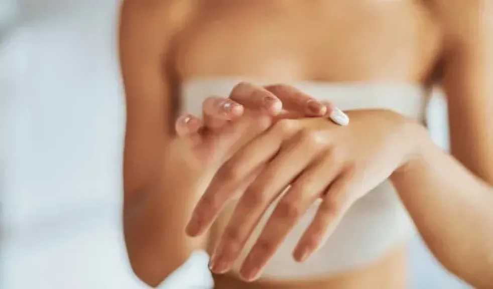 حافظي على جمال يديك في الشتاء.. وصفات طبيعية بفعالية مذهلة