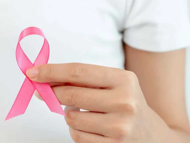 سرطان الثدي.. أبرز أعراضه وكيفية الكشف المبكر لتحسين فرص العلاج