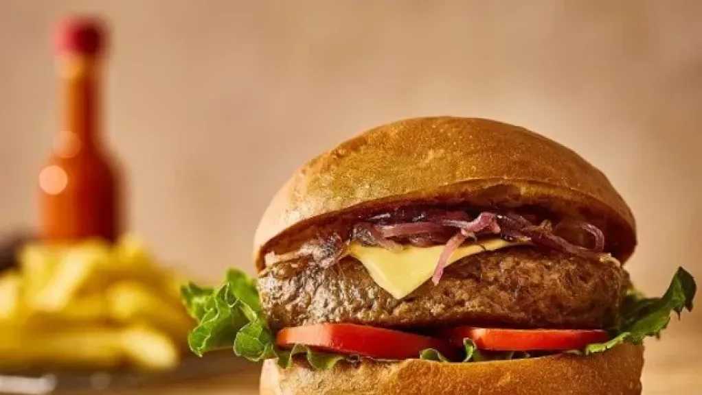 طريقة تحضير برجر اقتصادي في المنزل بمكونات بسيطة