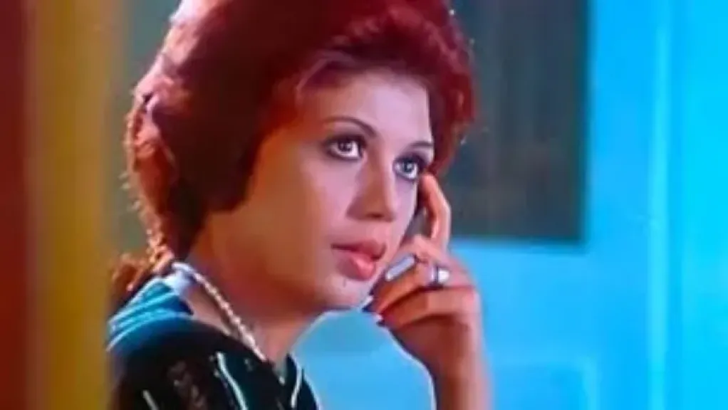 الفنانة منى جبر 