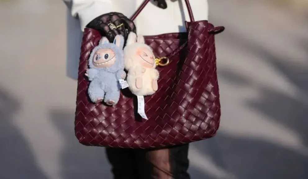 حقائب 2025.. إطلالات أناقة فريدة وتريندات متعددة