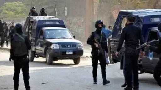 معاكسة تتحول إلى معركة.. إصابة شخصين في مشاجرة بأبو النمرس