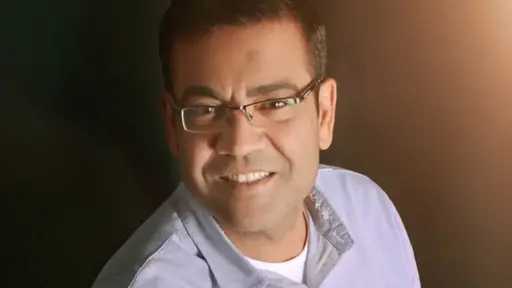 السيناريست عماد النشار يكتب: «السميعة… حُرّاس التلاوة وشهود المقام» السيناريست عماد النشار يكتب: «السميعة… حُرّاس التلاوة وشهود المقام»