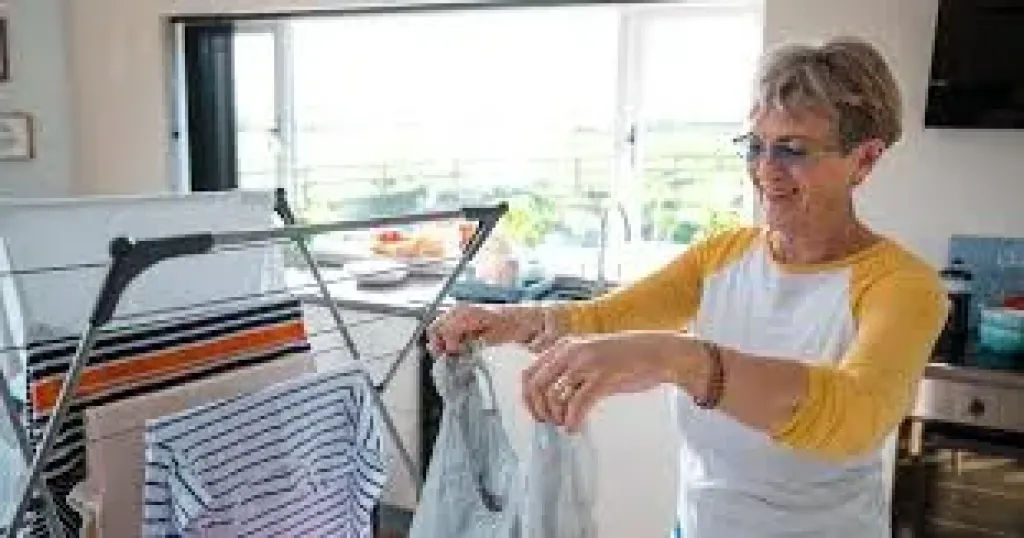 نشر الملابس